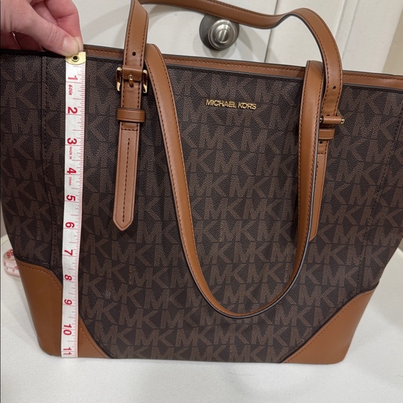 Michael Kors Aria Large Tote